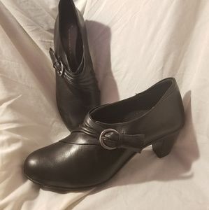 1803 footwear shootie bootie pump 41/11 US black